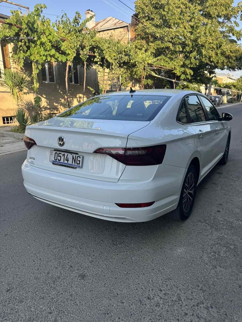 Volkswagen Jetta 2021 — photo 2