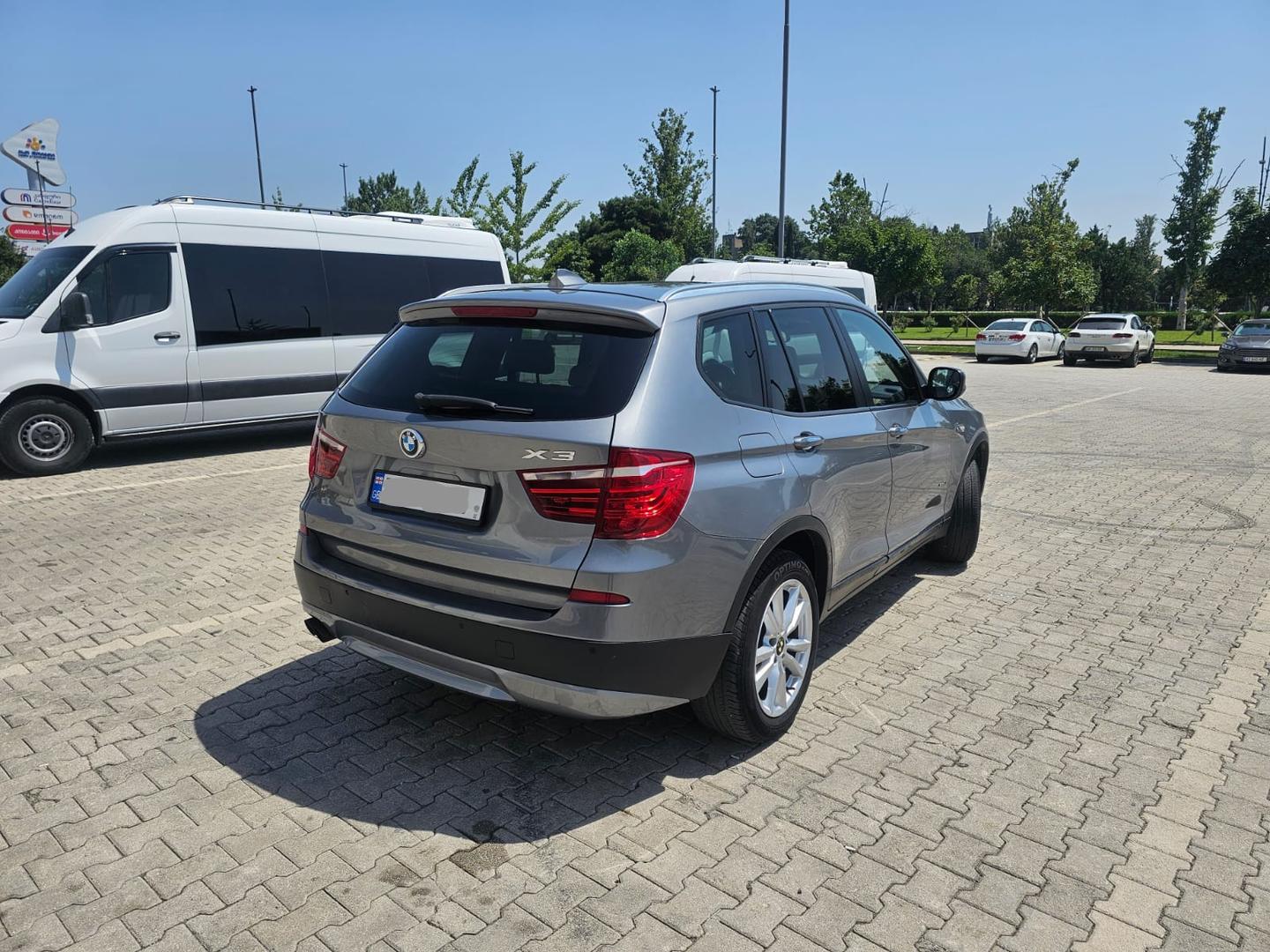 BMW X3 2011 — photo 2