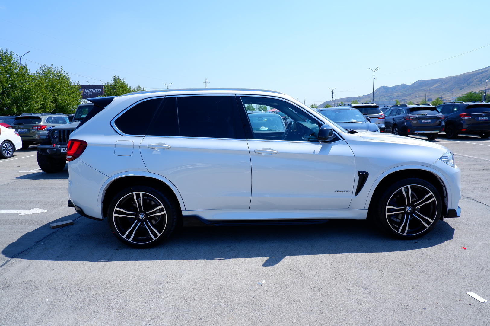 BMW X5 2018 — photo 2