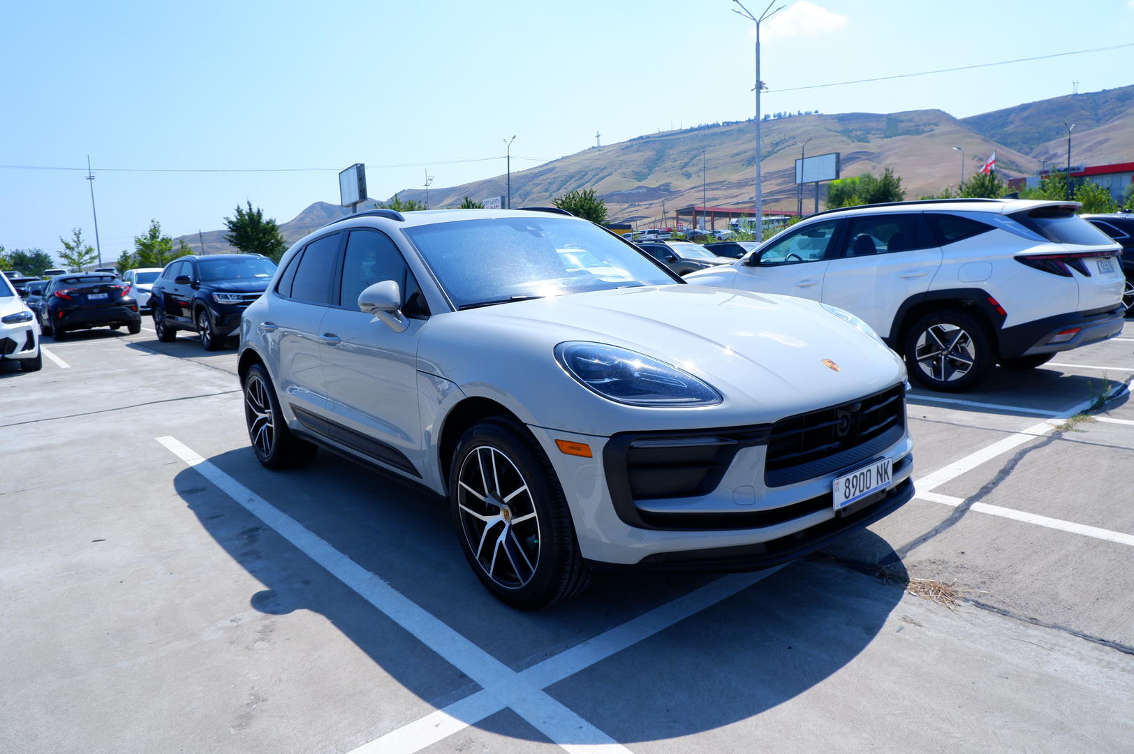 Porsche Macan 2023 — photo 2