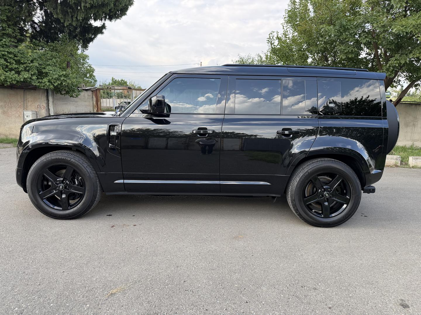 Land Rover Defender 2020 — photo 2