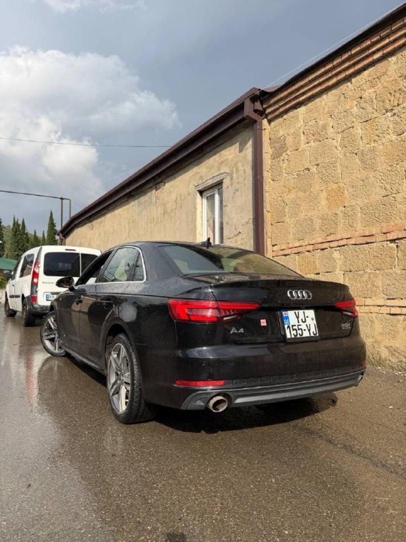 Audi A4 2017 — photo 2