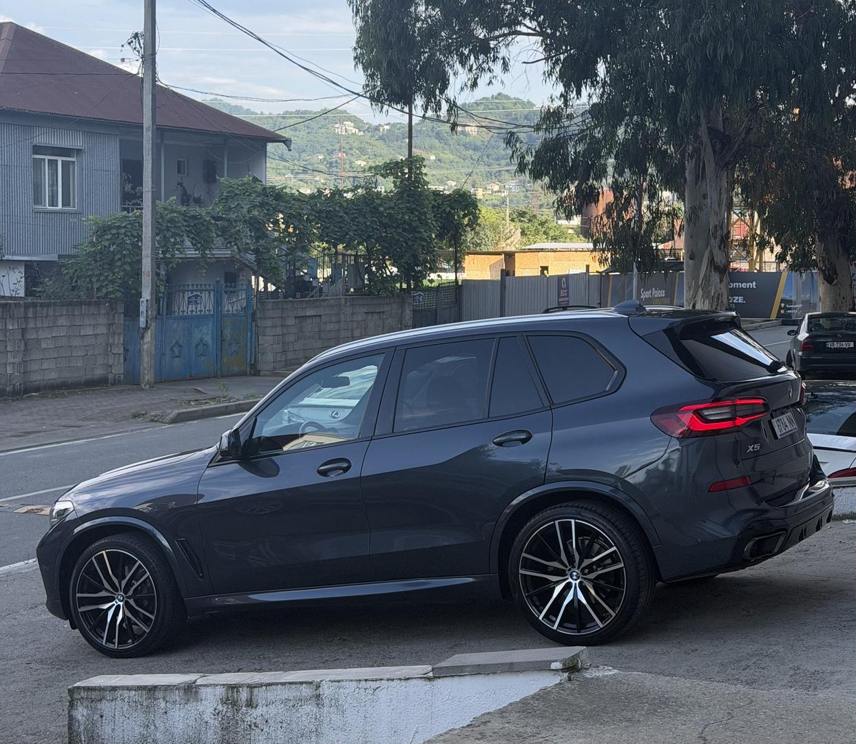 BMW X5 2022 — photo 2