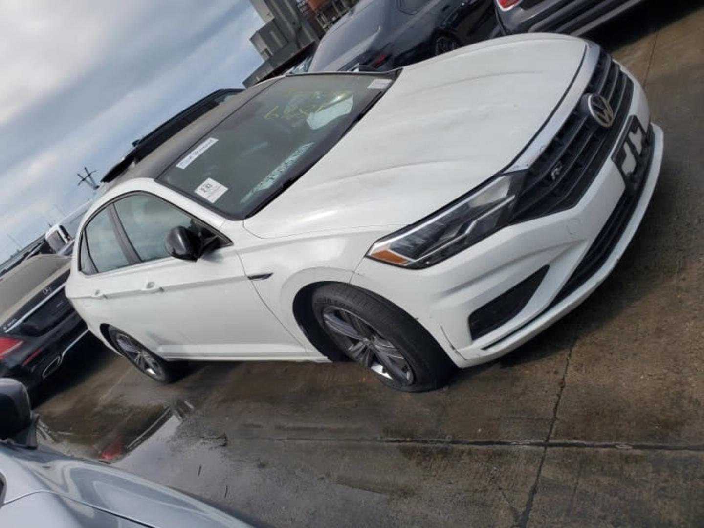 Volkswagen Jetta 2021 — photo 2