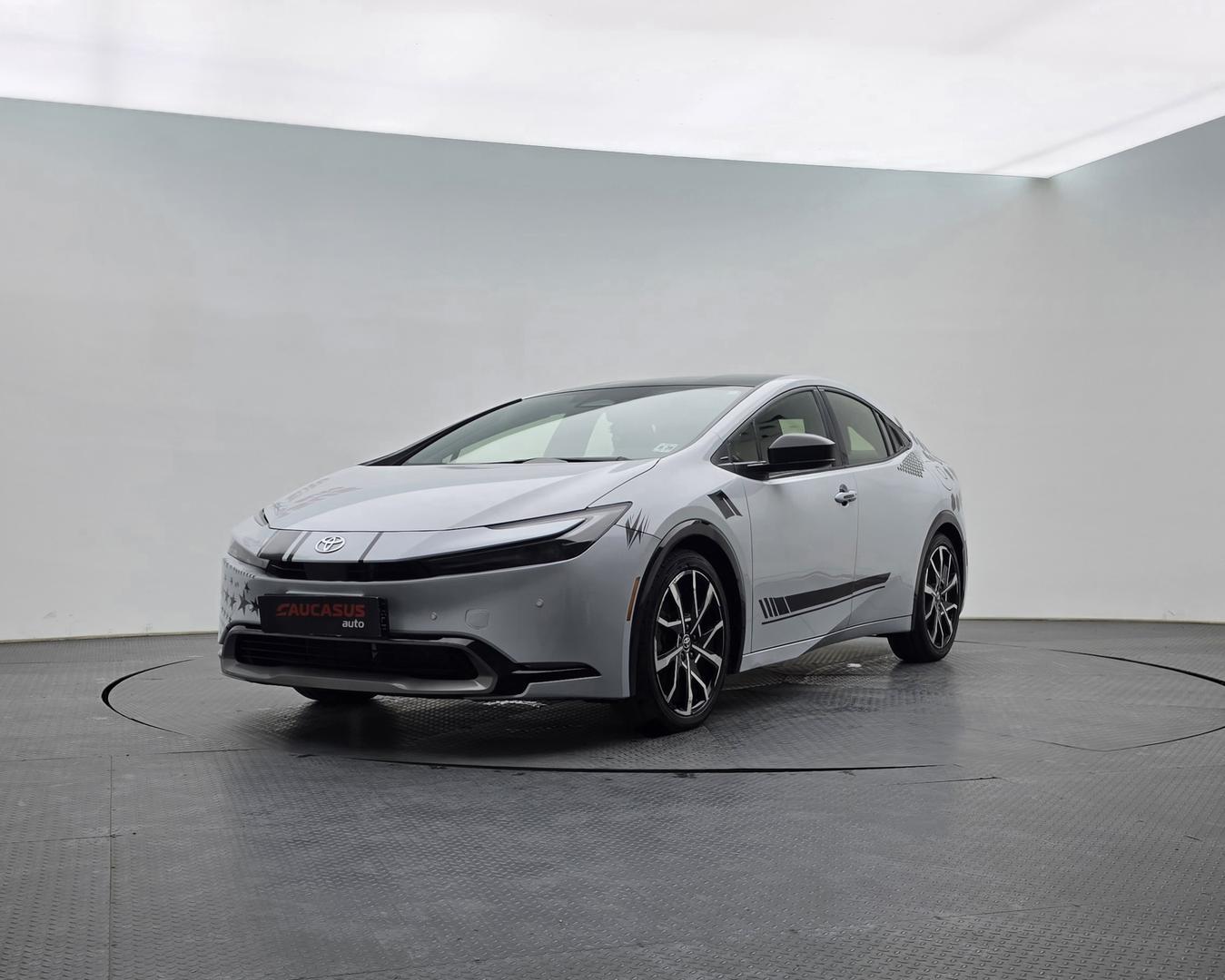 Toyota Prius 2023 — photo 2