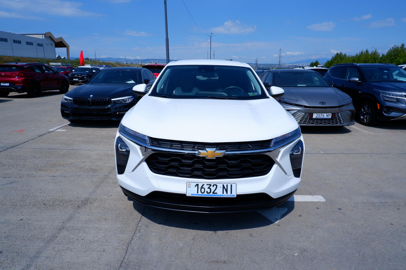 Chevrolet Trax 2023 — photo 2