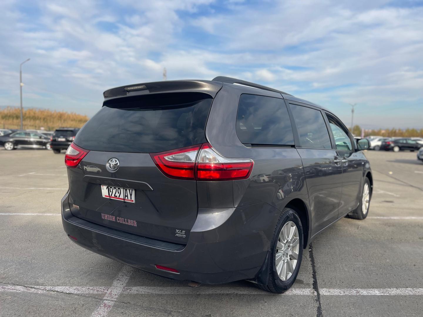 Toyota Sienna