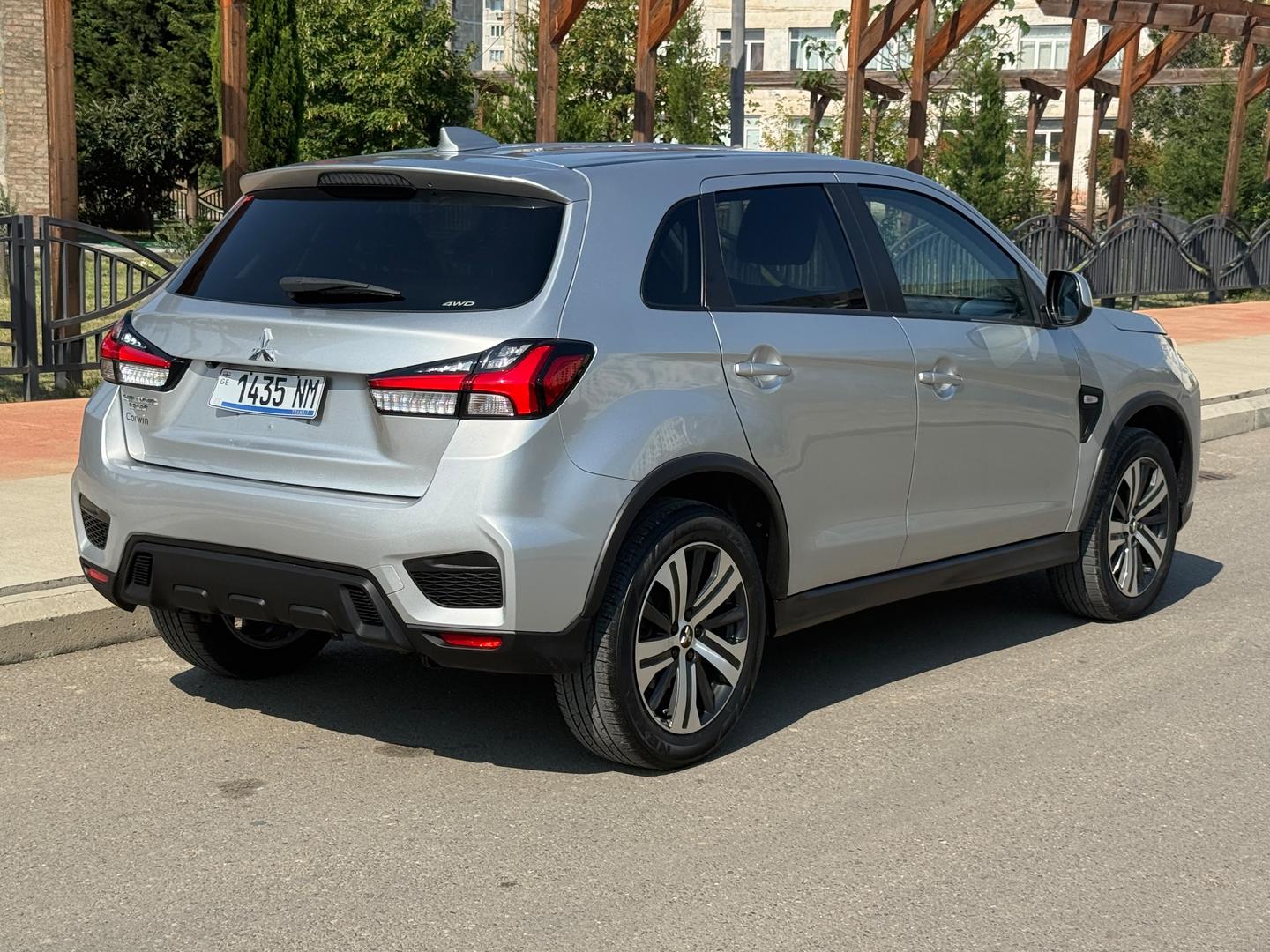 Mitsubishi Outlander Sport 2022 — photo 2