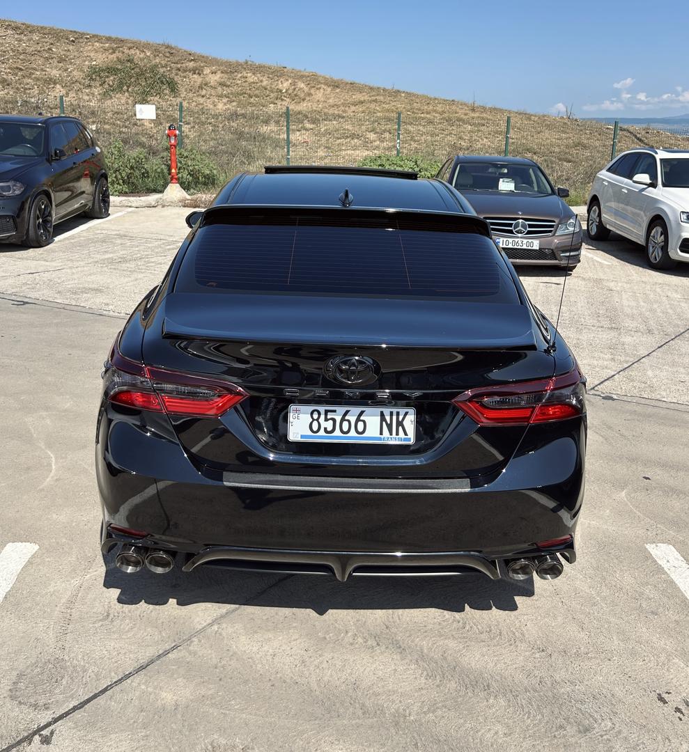 Toyota Camry 2023 — photo 2