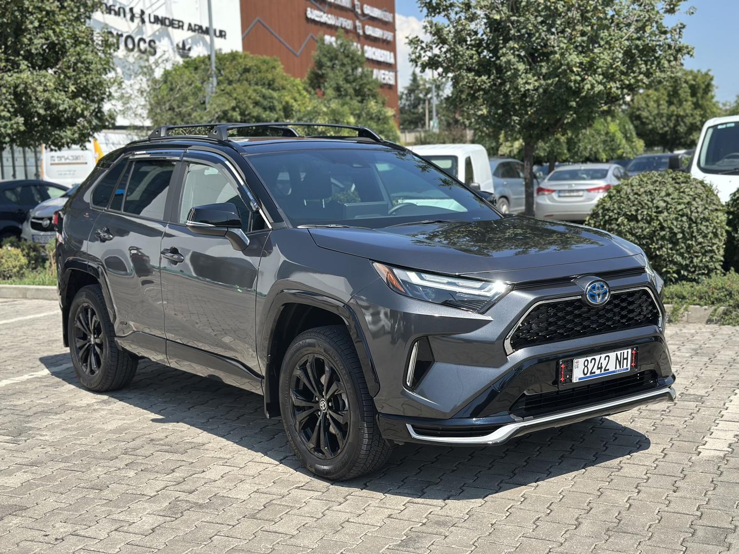 Toyota RAV4 2023 — photo 2