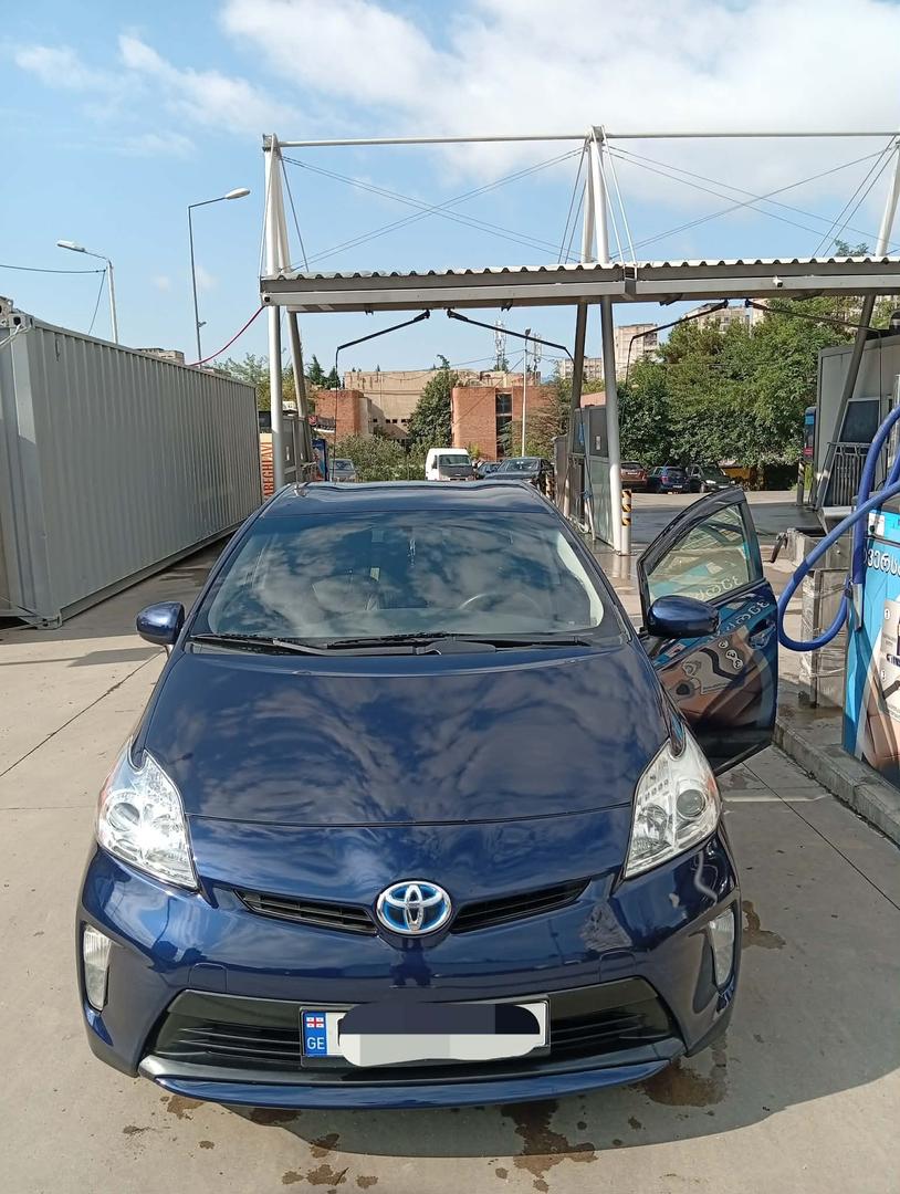 Toyota Prius 2013 — photo 2