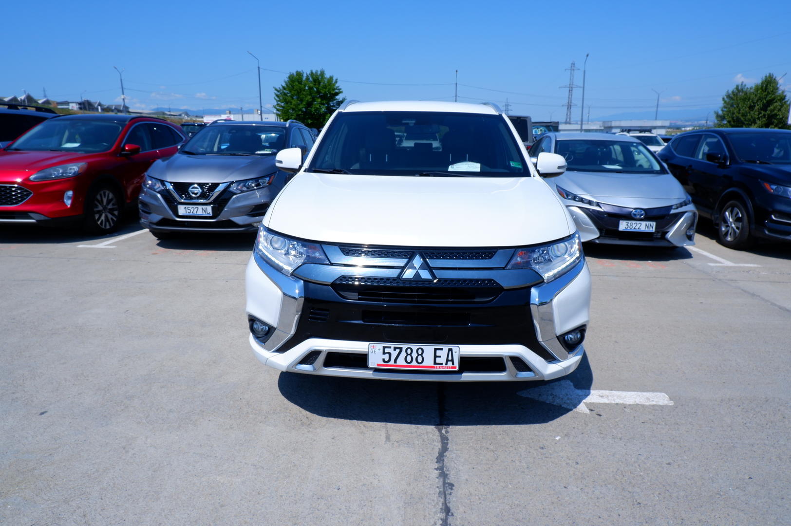 Mitsubishi Outlander 2022 — photo 2
