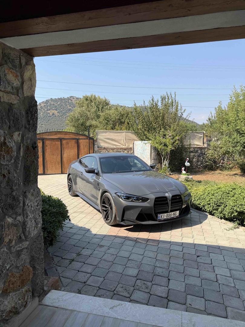 BMW M4 2021 — photo 2
