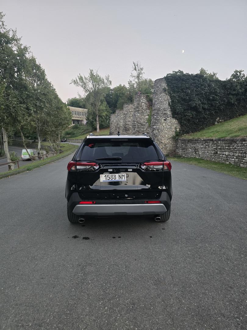 Toyota RAV4 2021 — photo 2