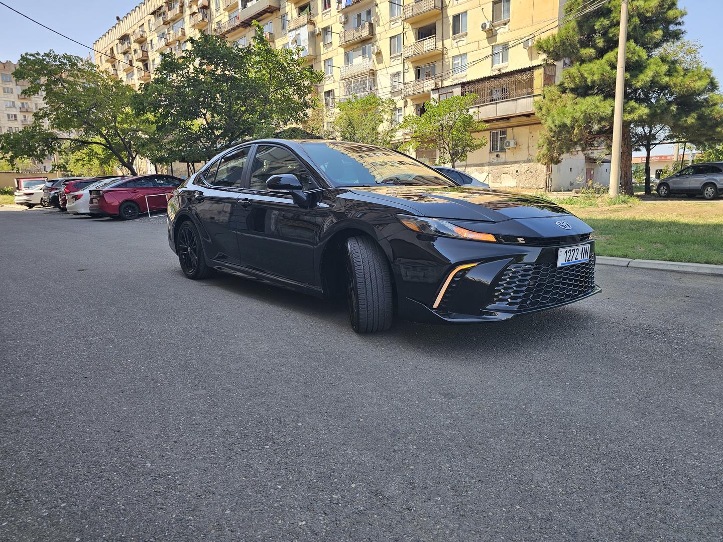 Toyota Camry 2025 — photo 2