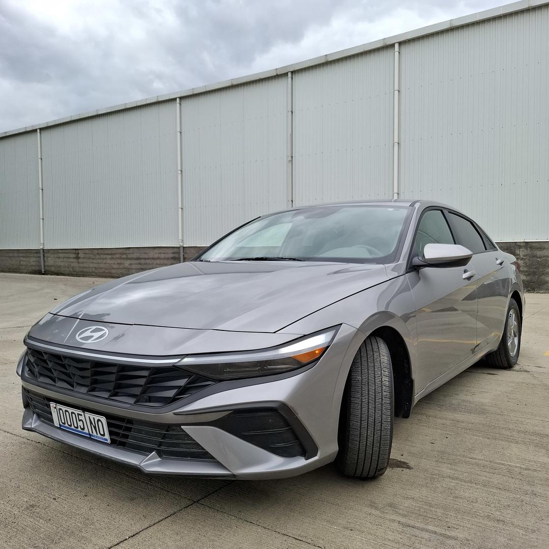 Hyundai Elantra 2025 — photo 2