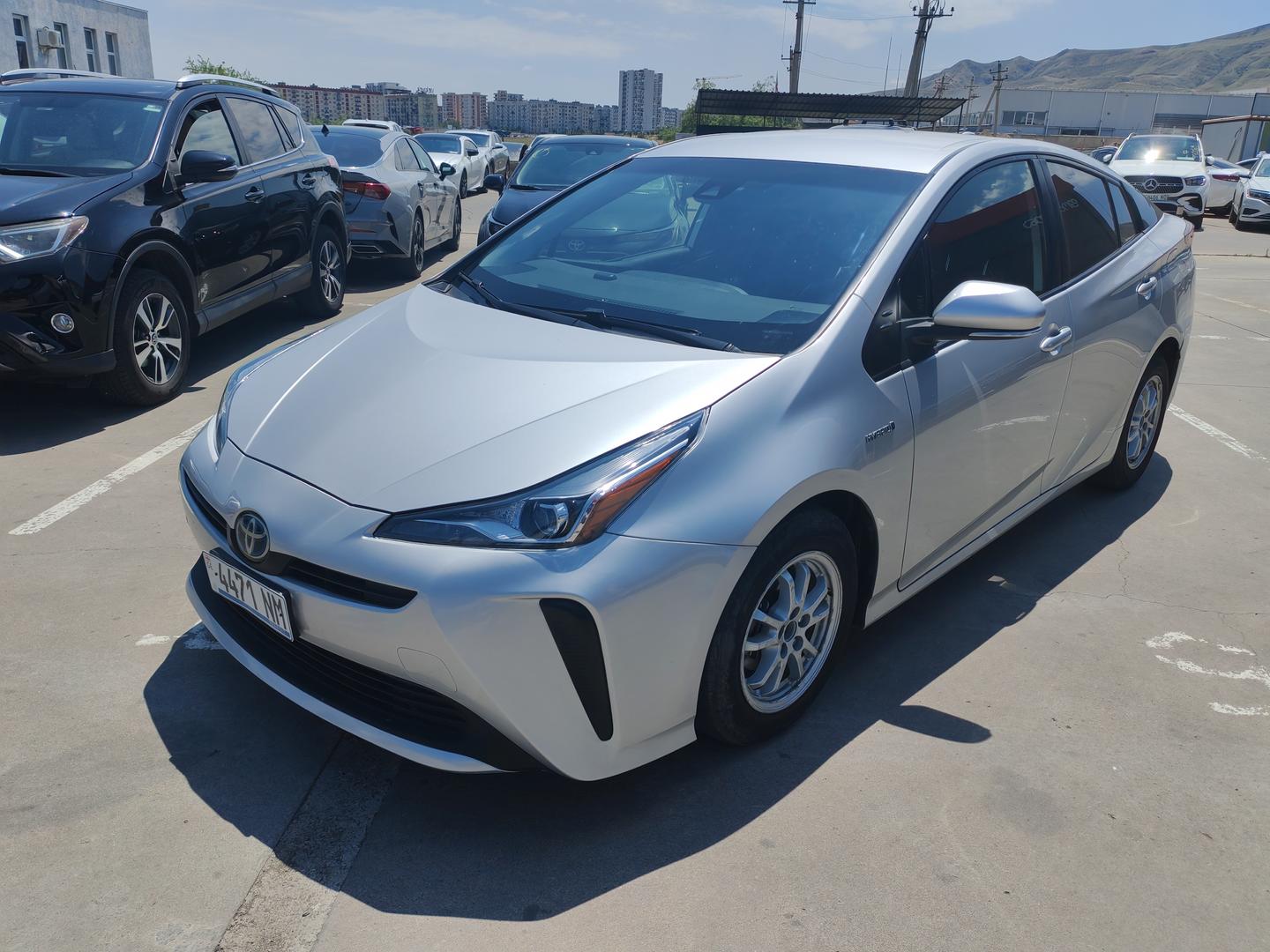 Toyota Prius 2021 — photo 2