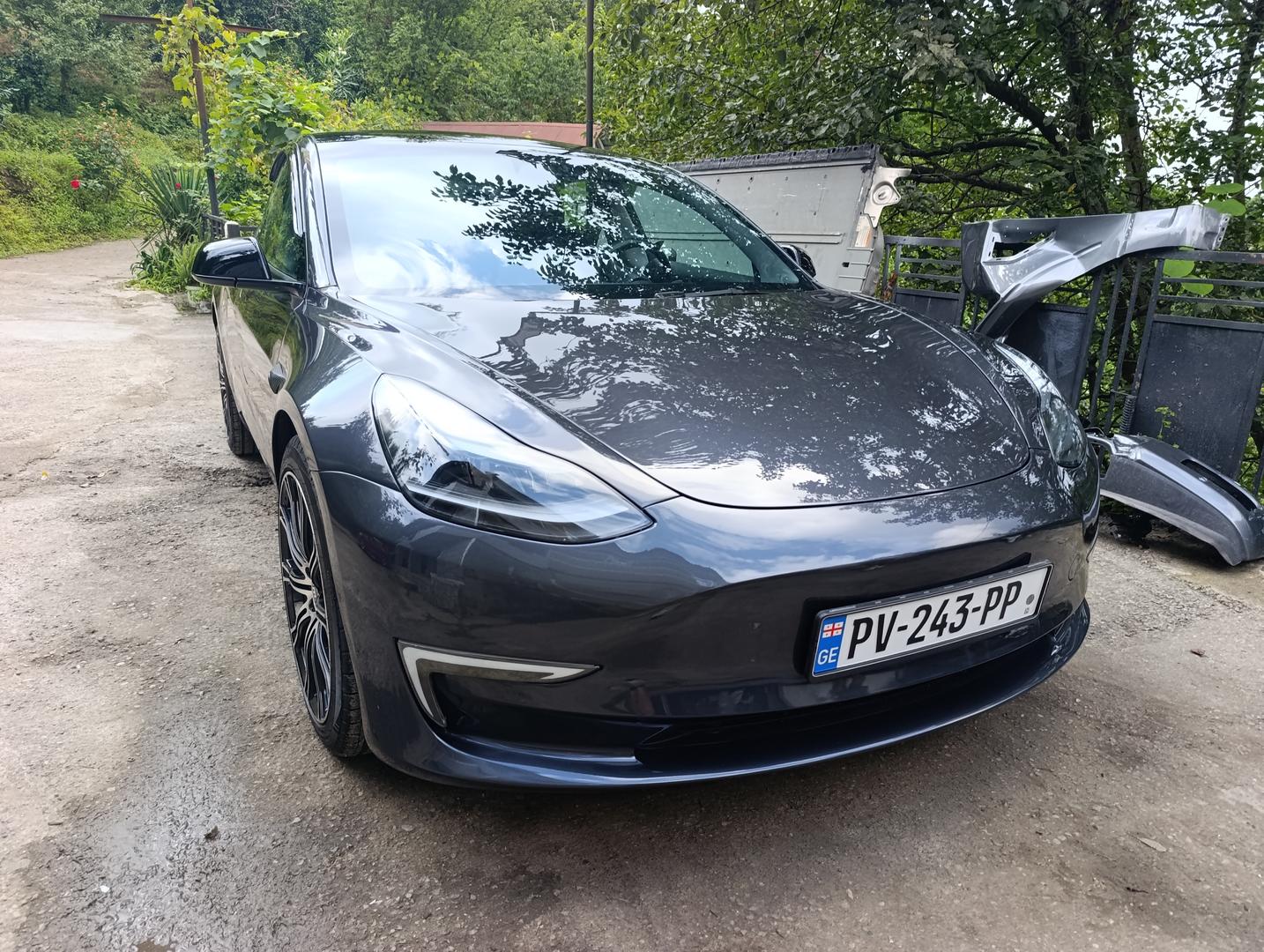 Tesla Model 3 2023 — photo 2