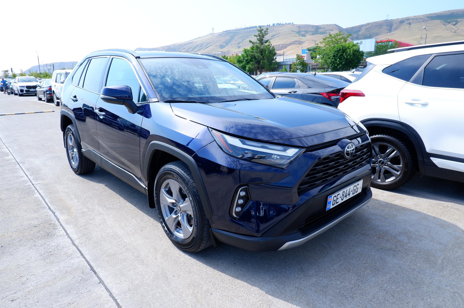 Toyota RAV4 2022 — photo 2