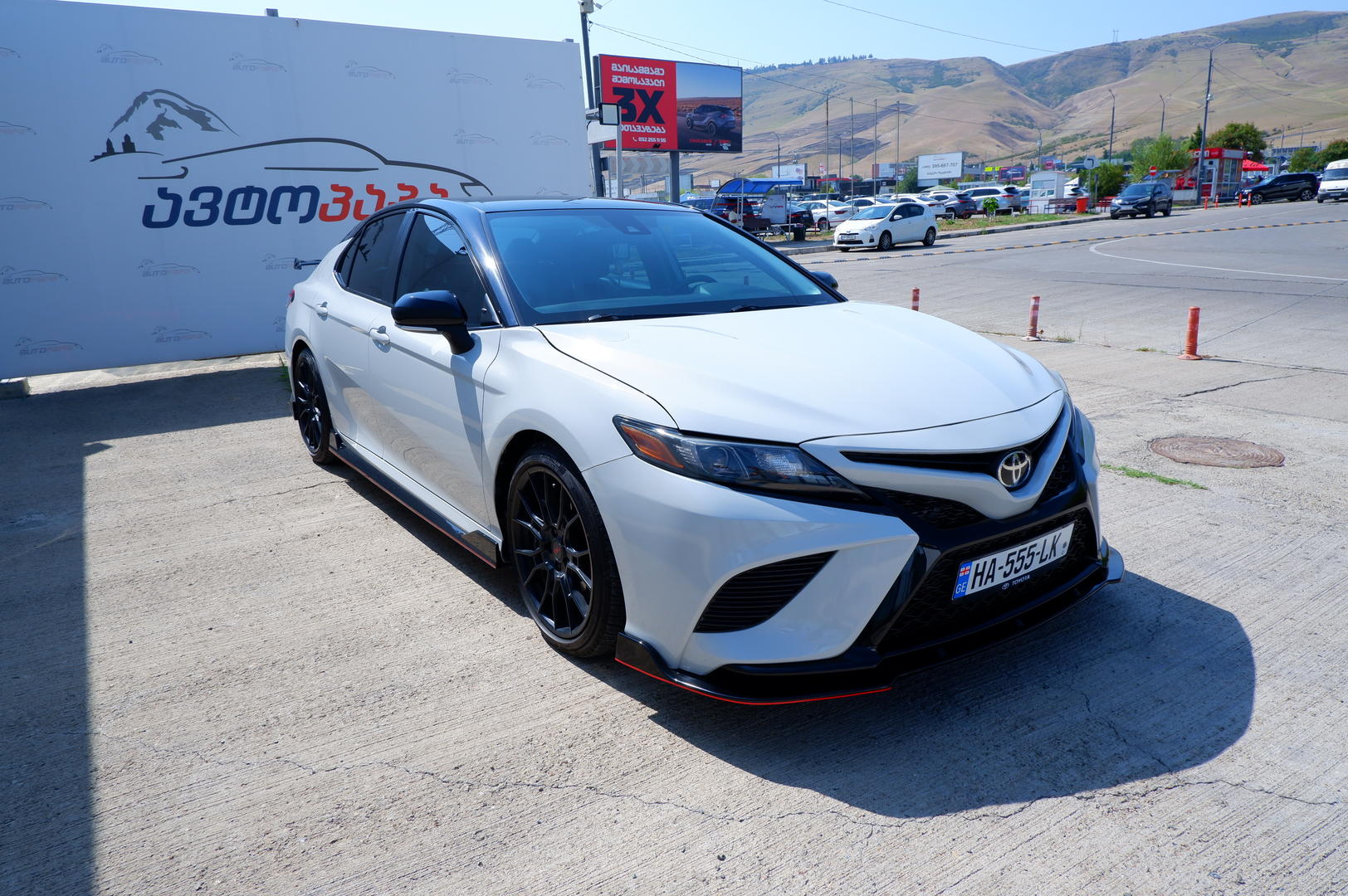Toyota Camry 2021 — photo 2