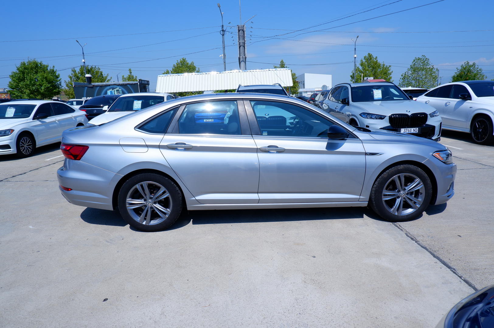 Volkswagen Jetta 2021 — photo 2