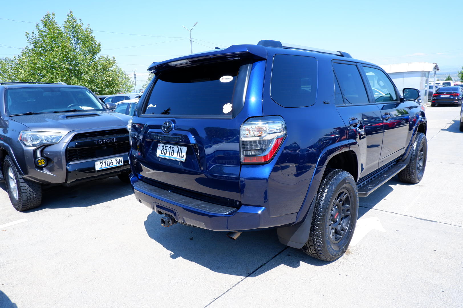 Toyota 4Runner 2023 — photo 2