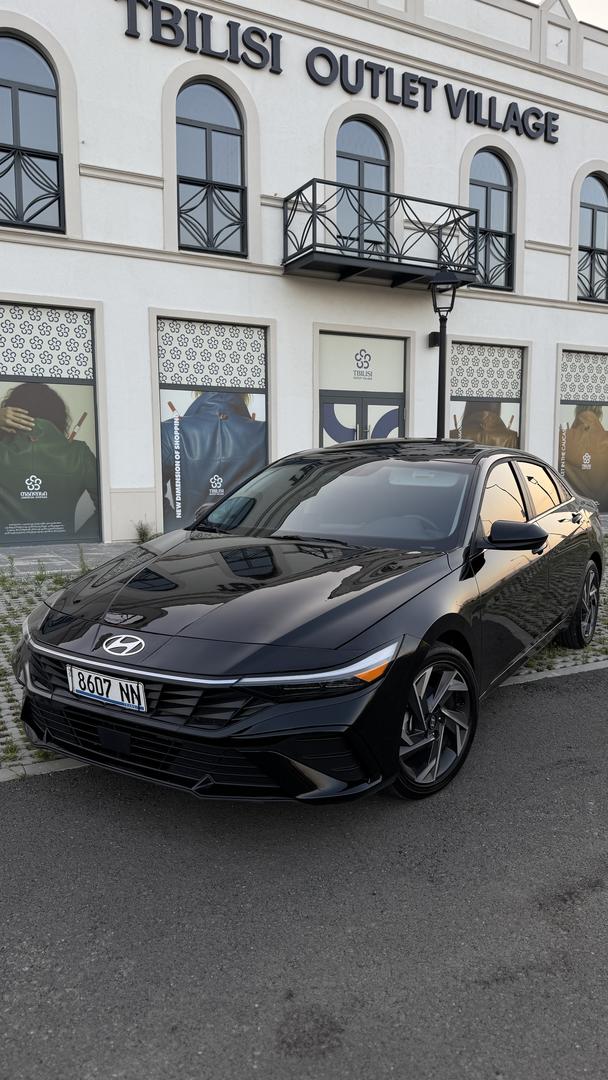 Hyundai Elantra 2025 — photo 2