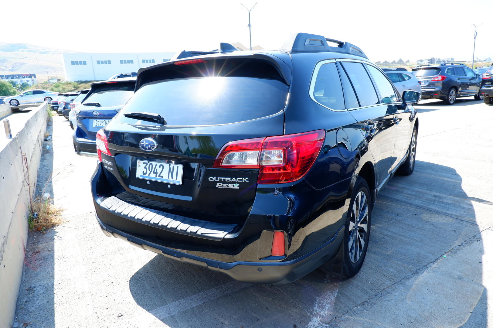 Subaru Outback 2016 — photo 2