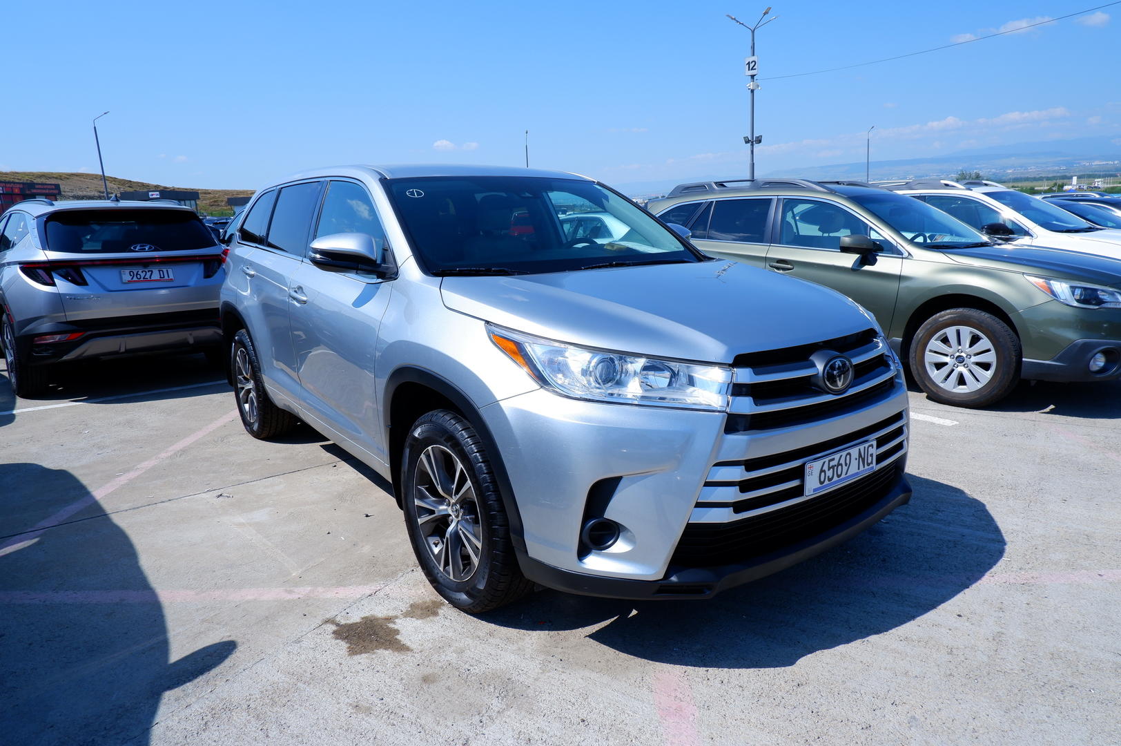 Toyota Highlander 2017 — photo 2