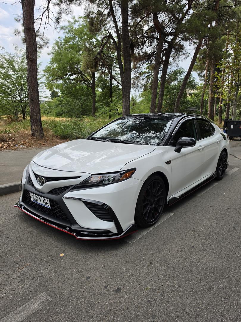 Toyota Camry 2023 — photo 2