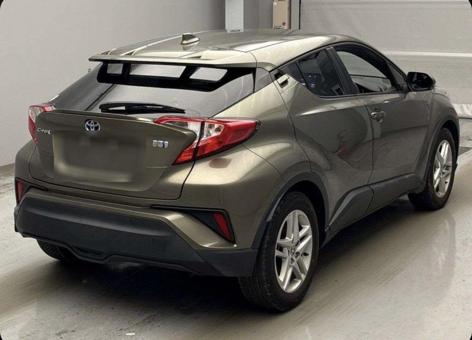 Toyota C-HR 2022 — photo 2