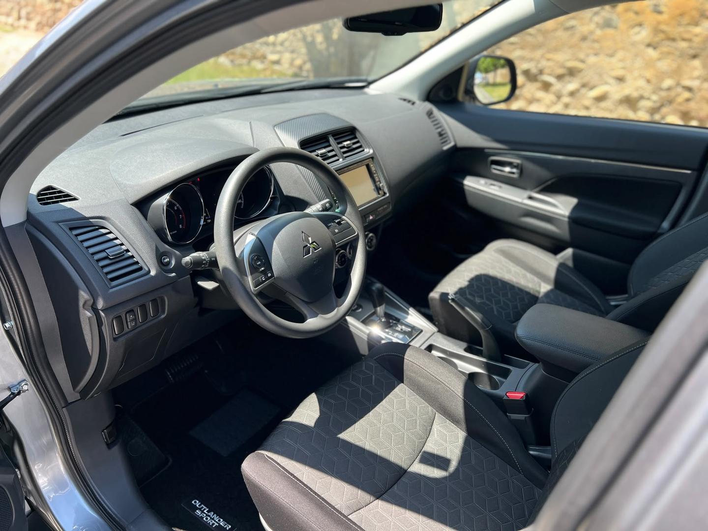 Mitsubishi Outlander Sport 2025 — photo 2