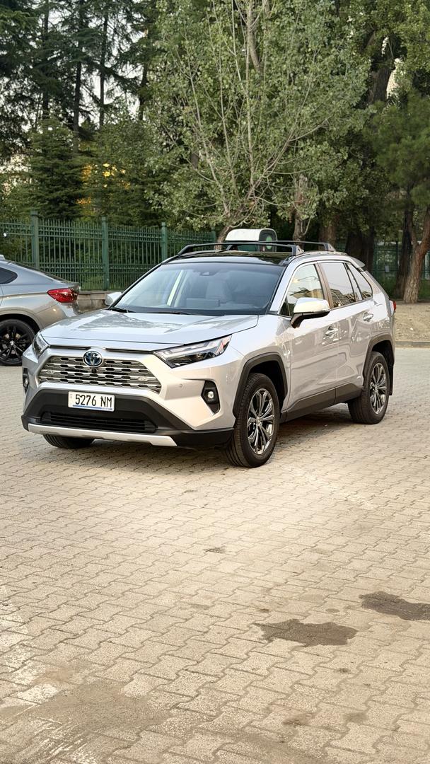 Toyota RAV4 2023 — photo 2