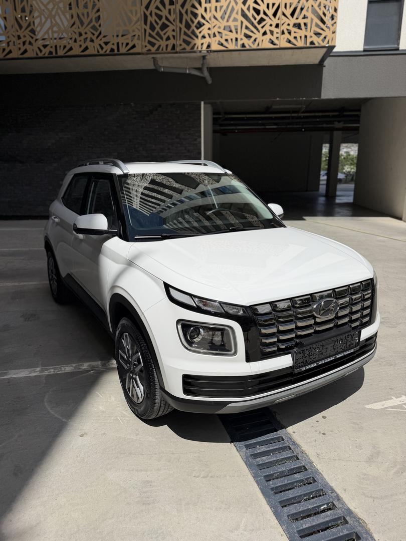 Hyundai Venue 2023 — photo 2