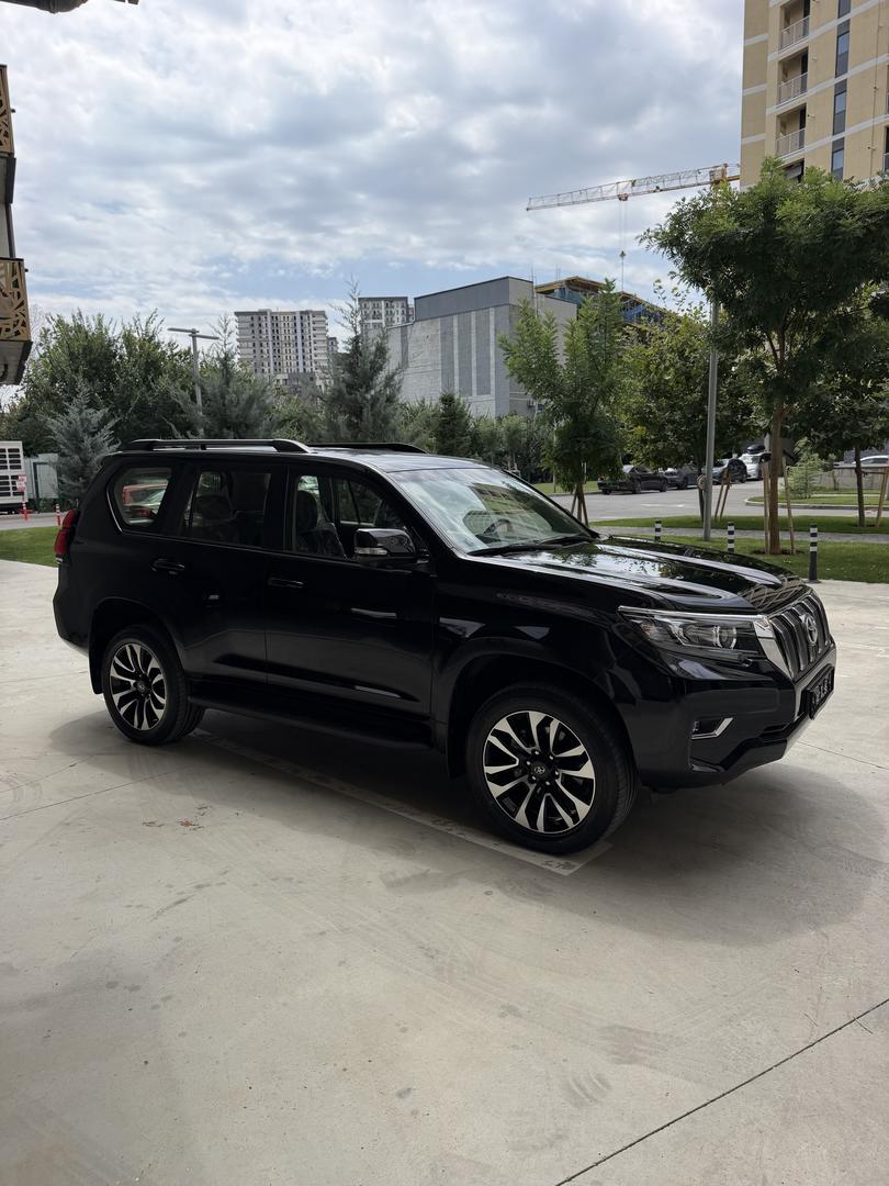 Toyota Land Cruiser Prado 2022 — photo 2