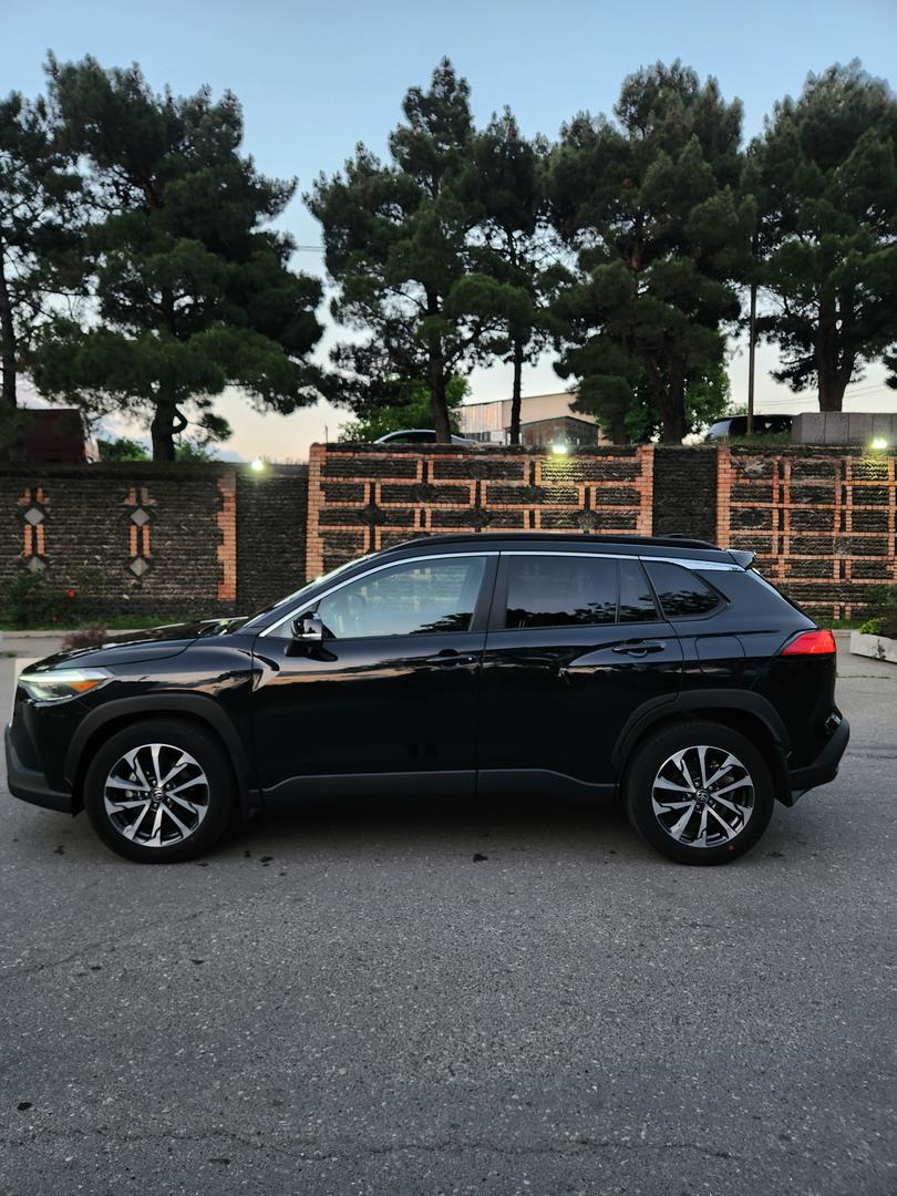 Toyota Corolla Cross 2023 — photo 2