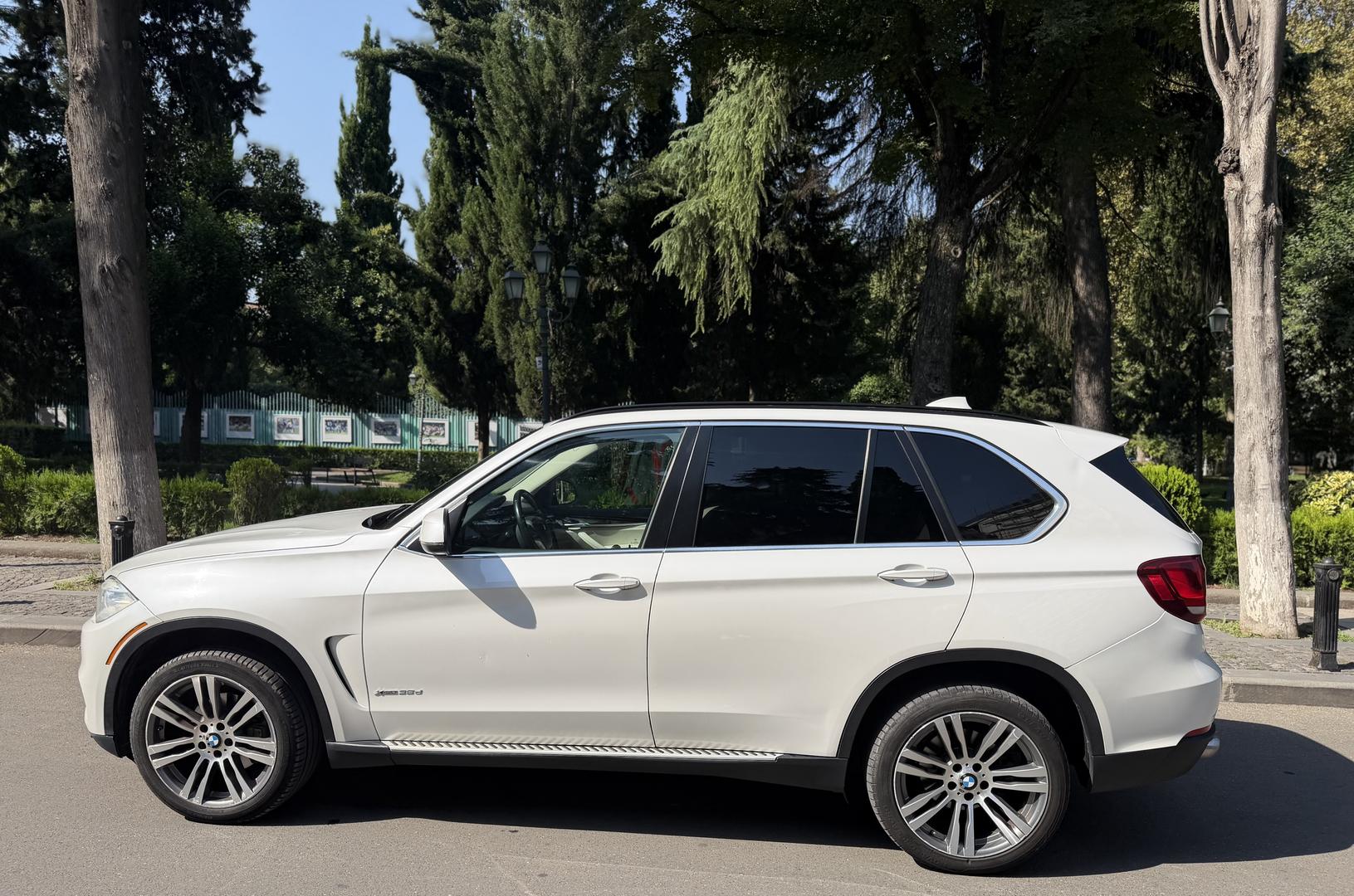 BMW X5 2015 — photo 2