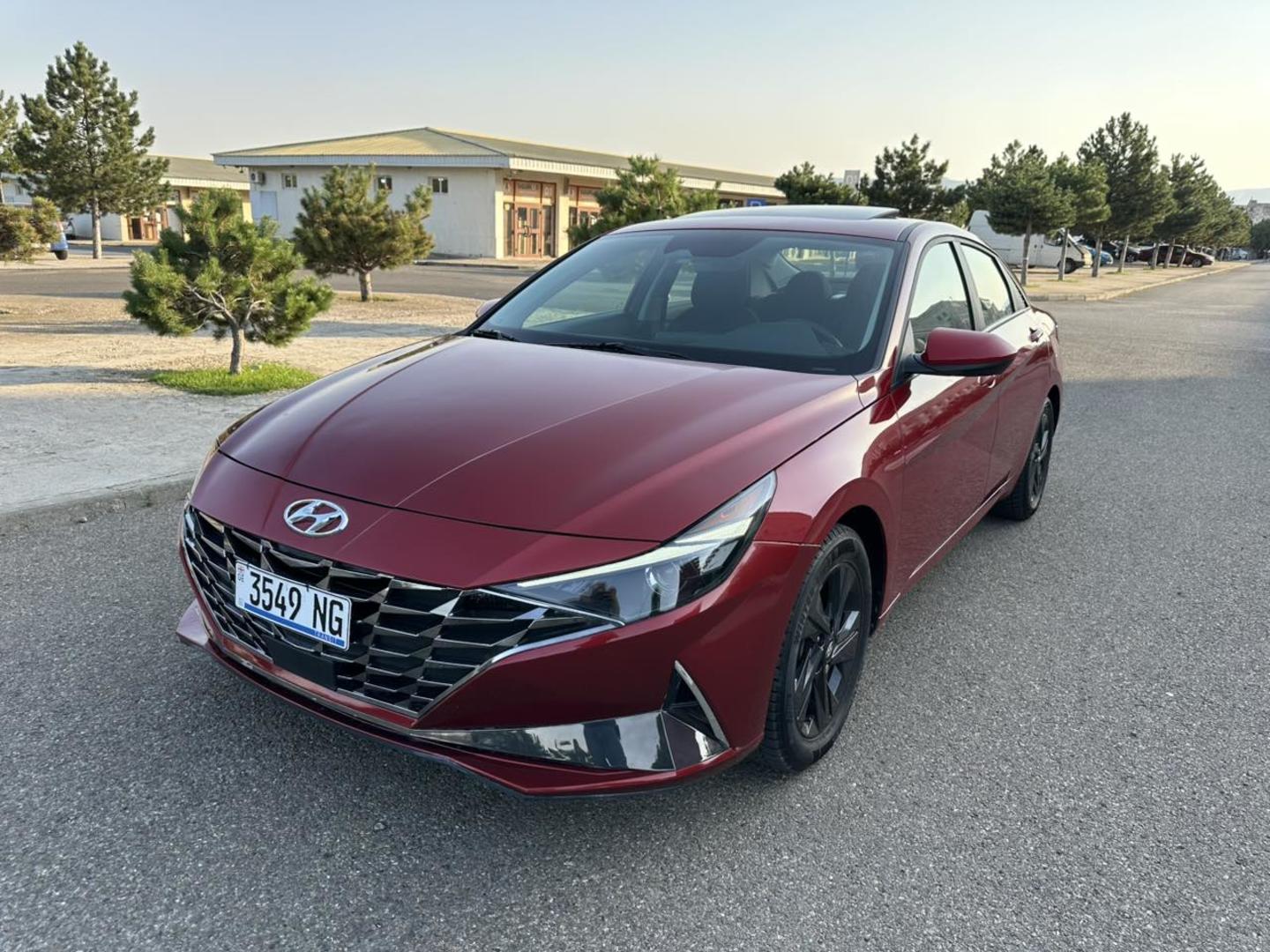 Hyundai Elantra 2023 — photo 2