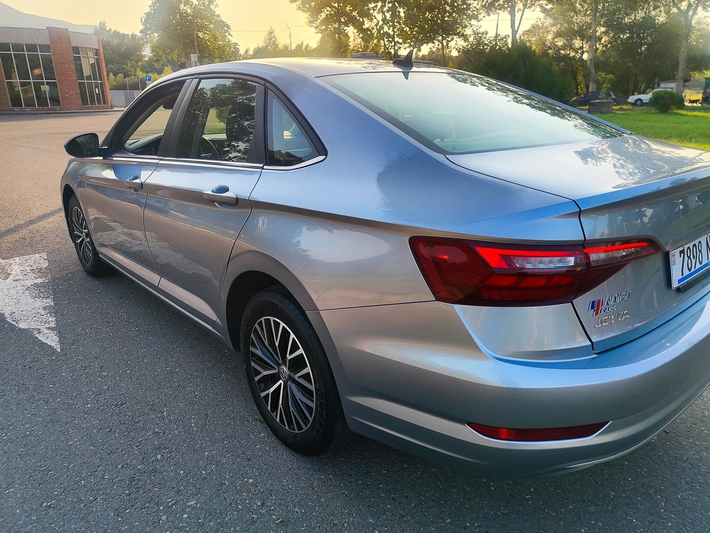 Volkswagen Jetta 2020 — photo 2