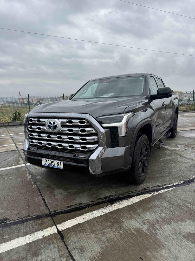 Toyota Tundra 2024 — photo 2