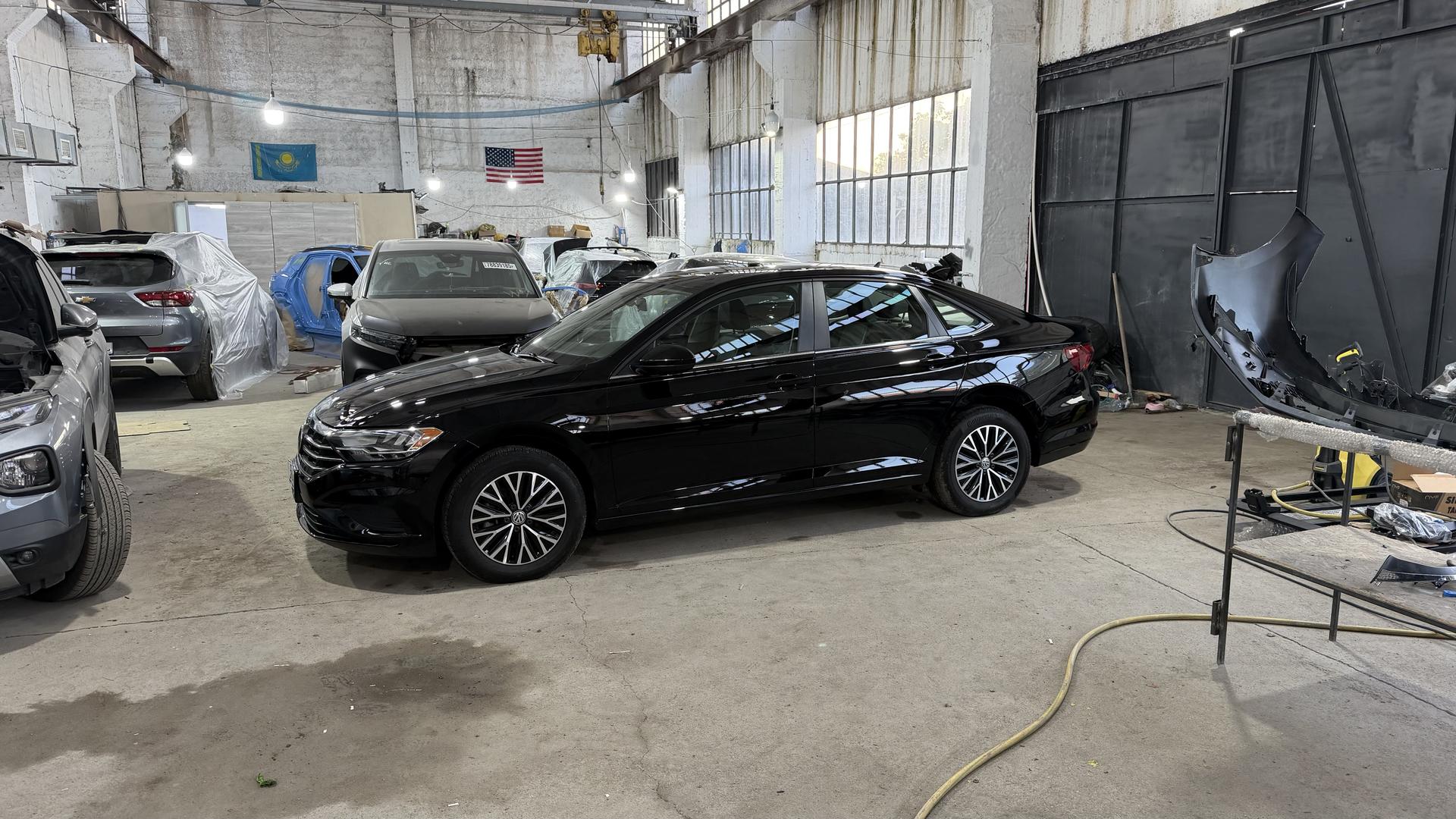 Volkswagen Jetta 2019 — photo 2
