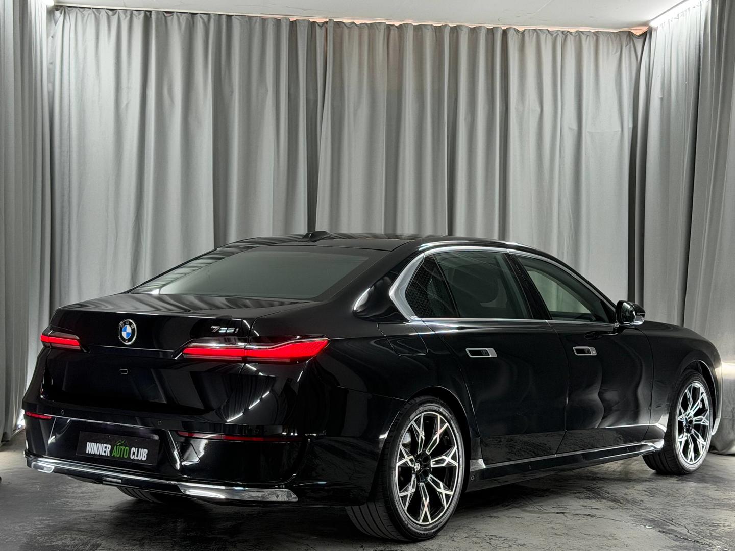 BMW 735 2025 — photo 2