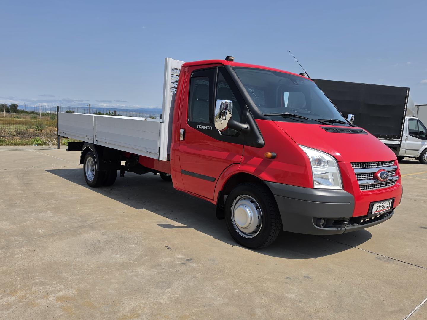 Ford Transit 2012 — photo 2