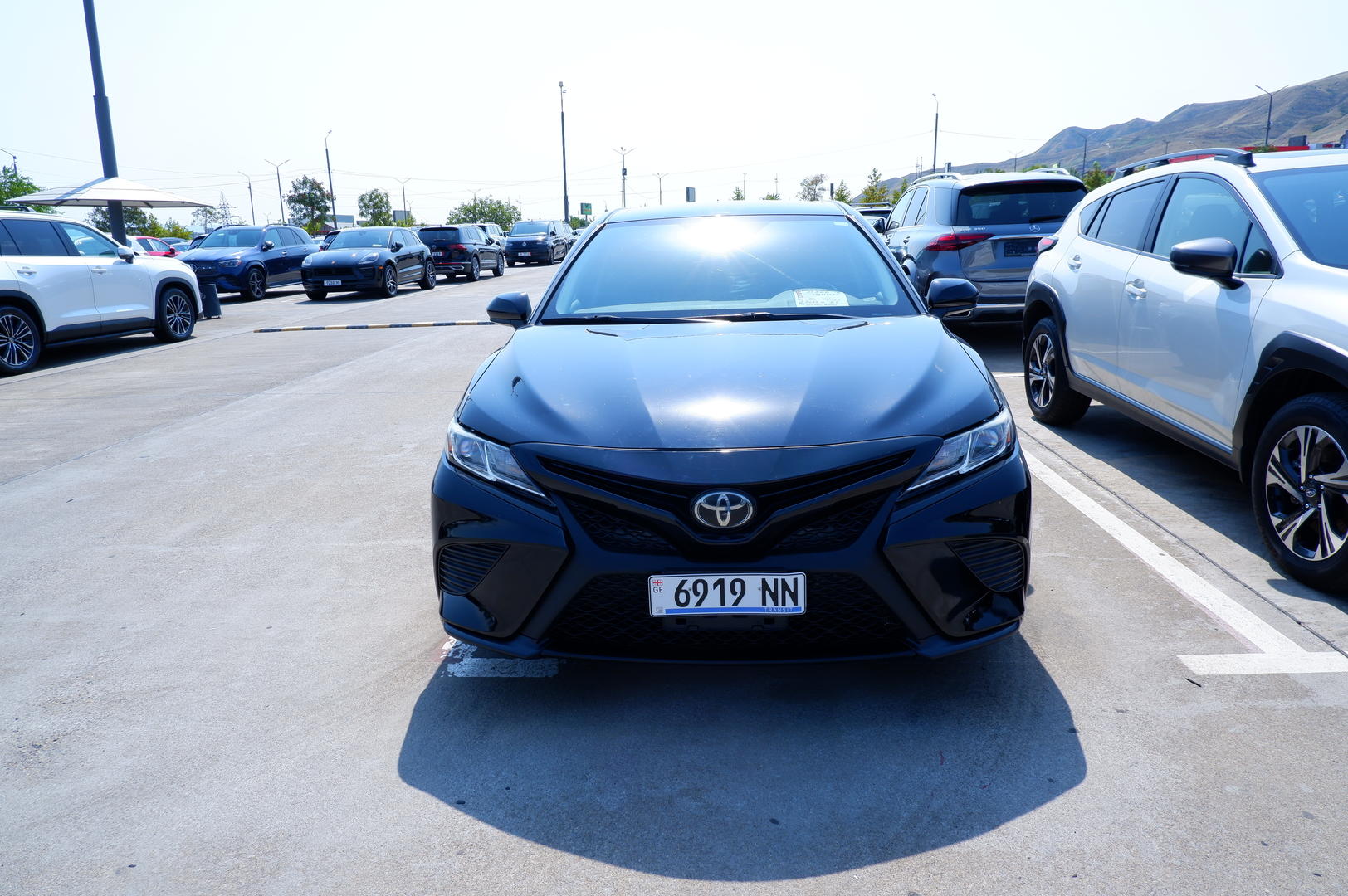 Toyota Camry 2019 — photo 2