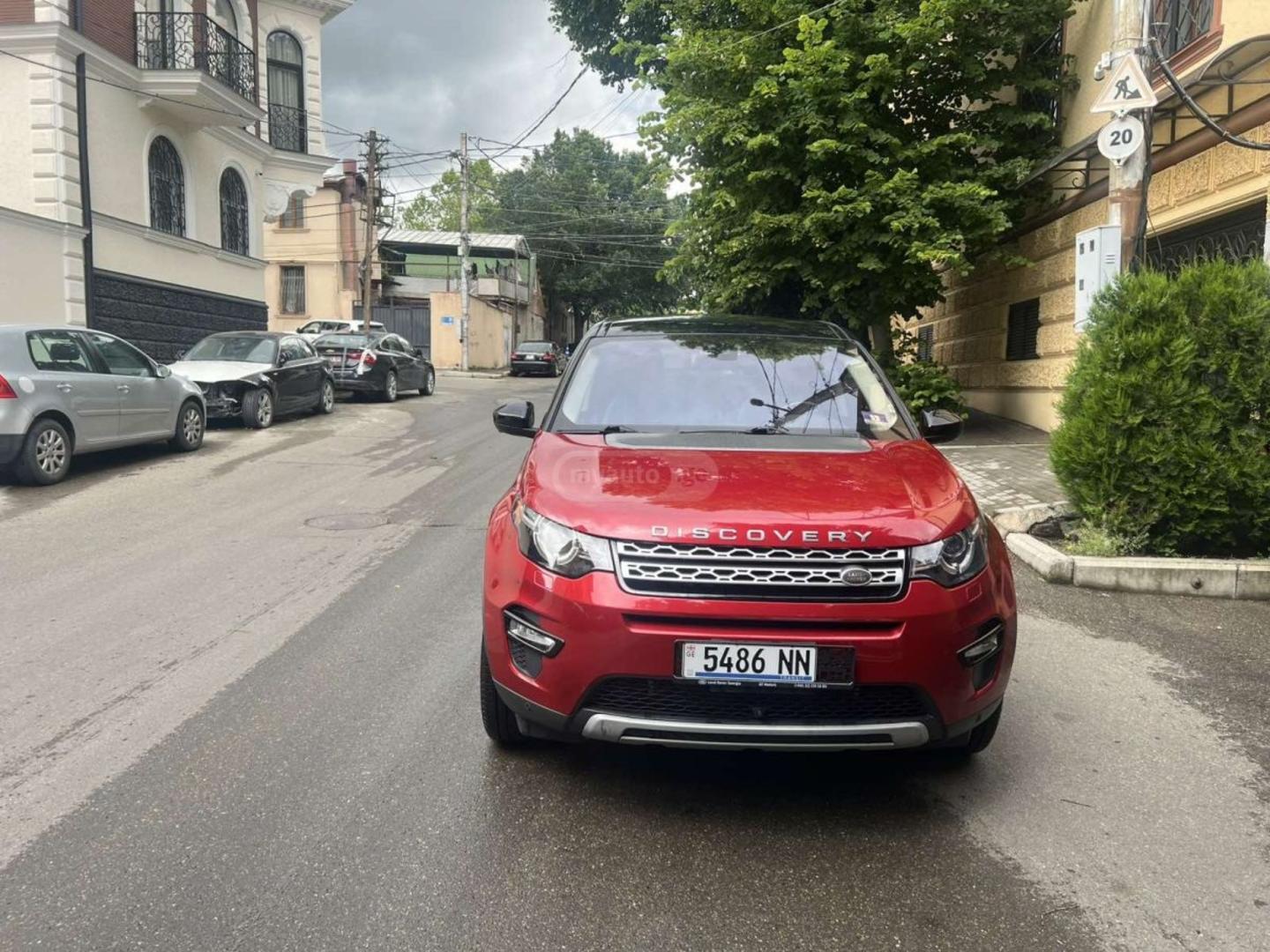 Land Rover Discovery Sport 2017 — photo 2