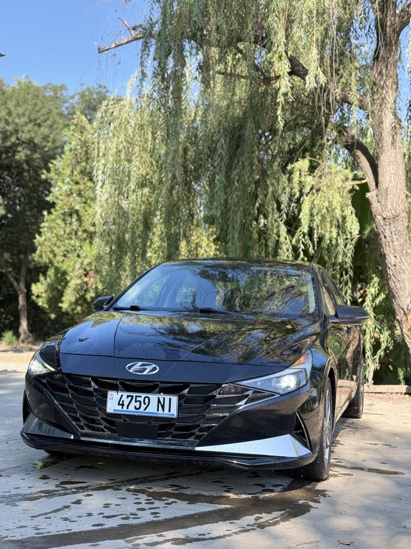 Hyundai Elantra 2021 — photo 2