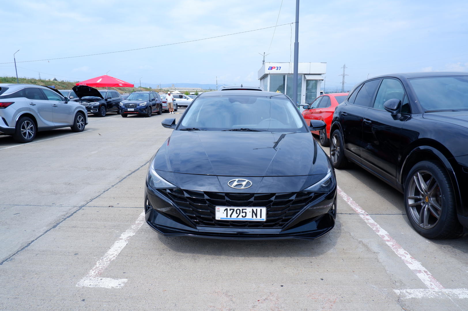 Hyundai Elantra 2022 — photo 2