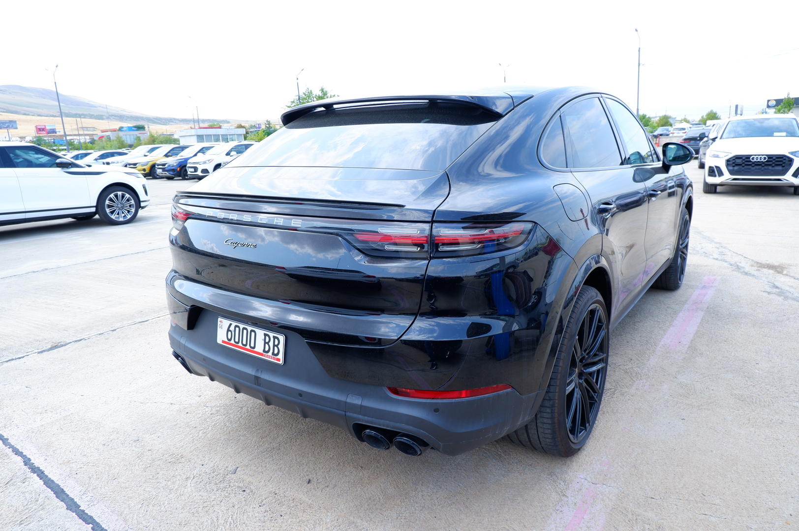 Porsche Cayenne 2022 — photo 2