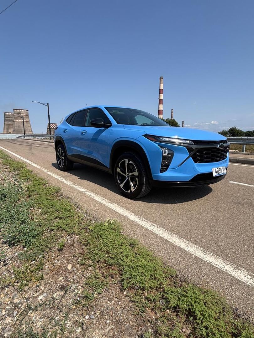 Chevrolet Trax 2023 — photo 2