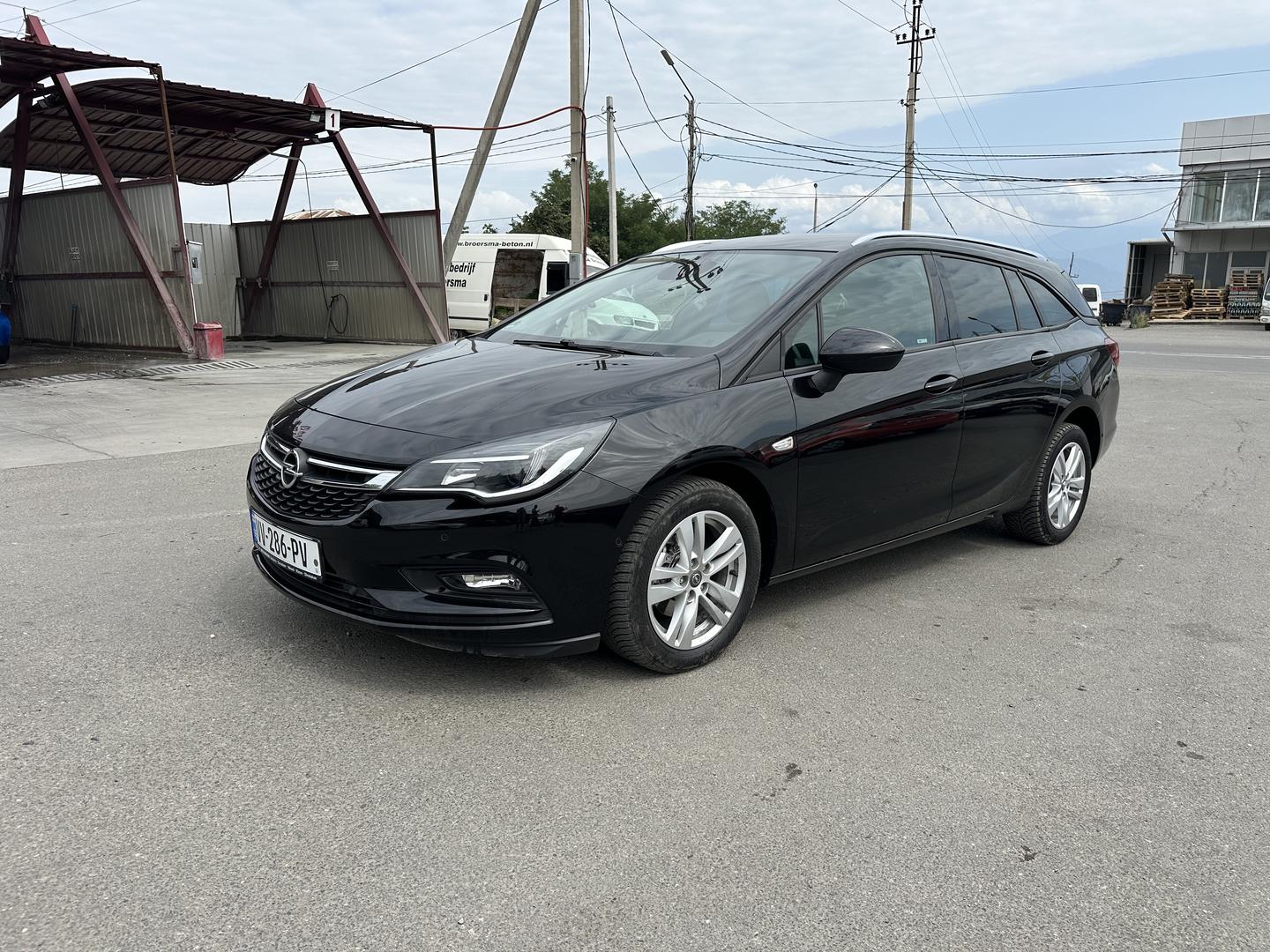 Opel Astra 2017 — photo 2